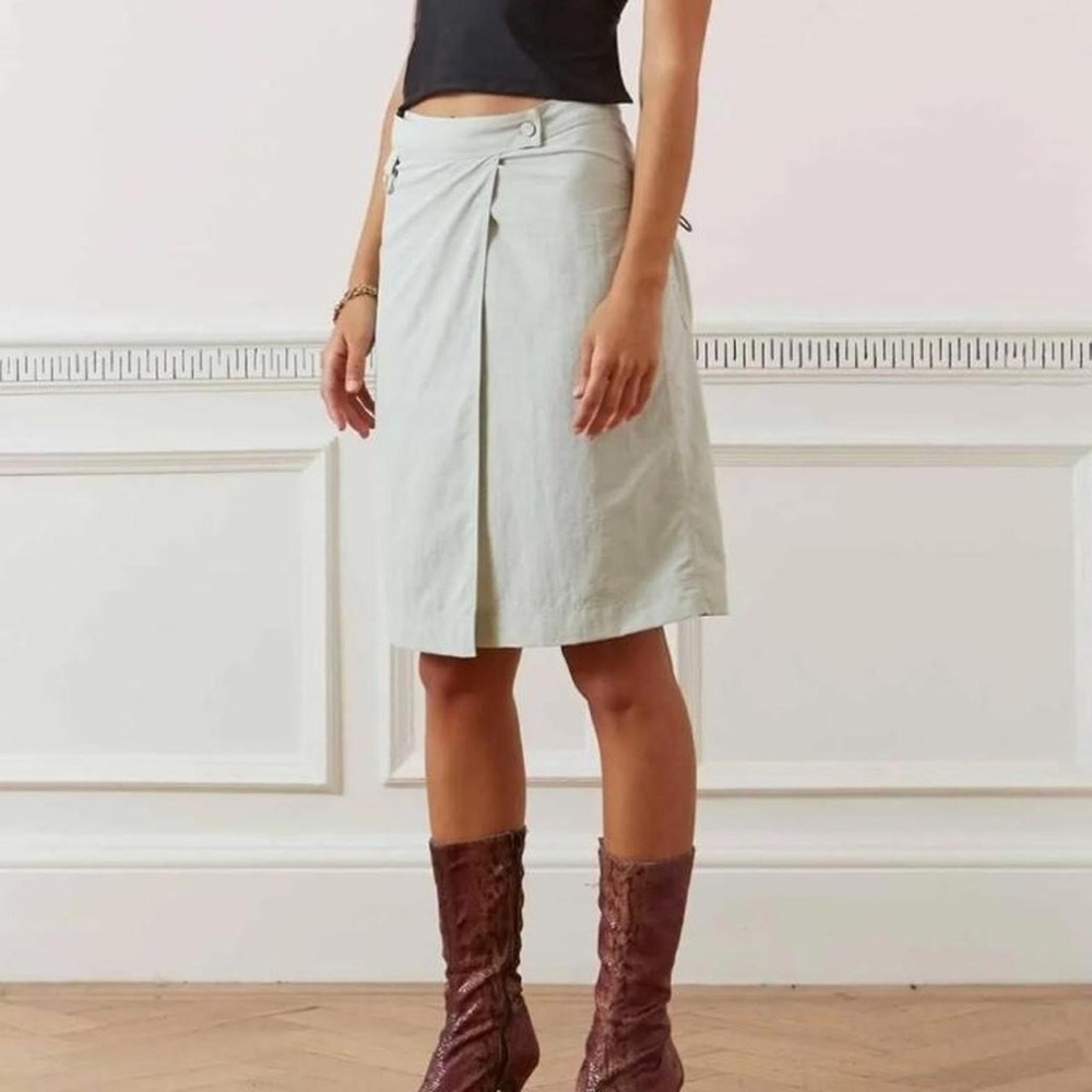 Peachy Den The Mimi Midi Skirt in Oyster